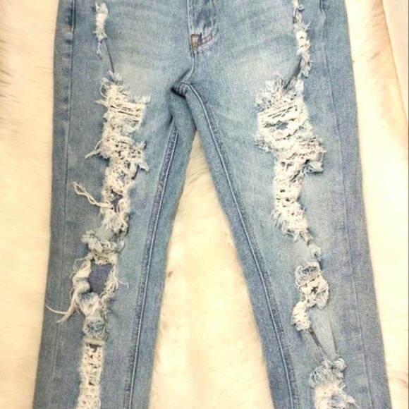 Almost Famous Distressed Boyfriend Jeans Sz 0 Lt Blue Bohemian Festival Thrashed - Picture 3 of 12